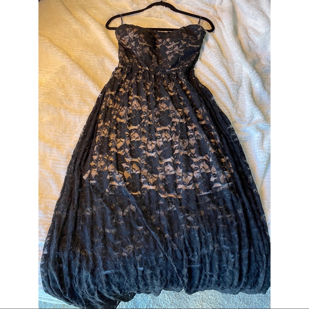 Black lace full-length evening prom gown